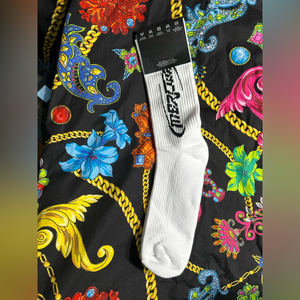 Versace - Picture 2 of 3